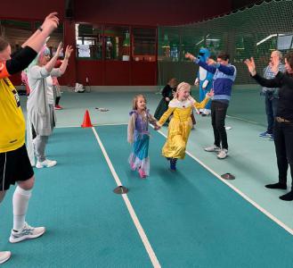 TENNIS-KINDER-KARNEVAL - Nachwuchs hat jede Menge Spaß